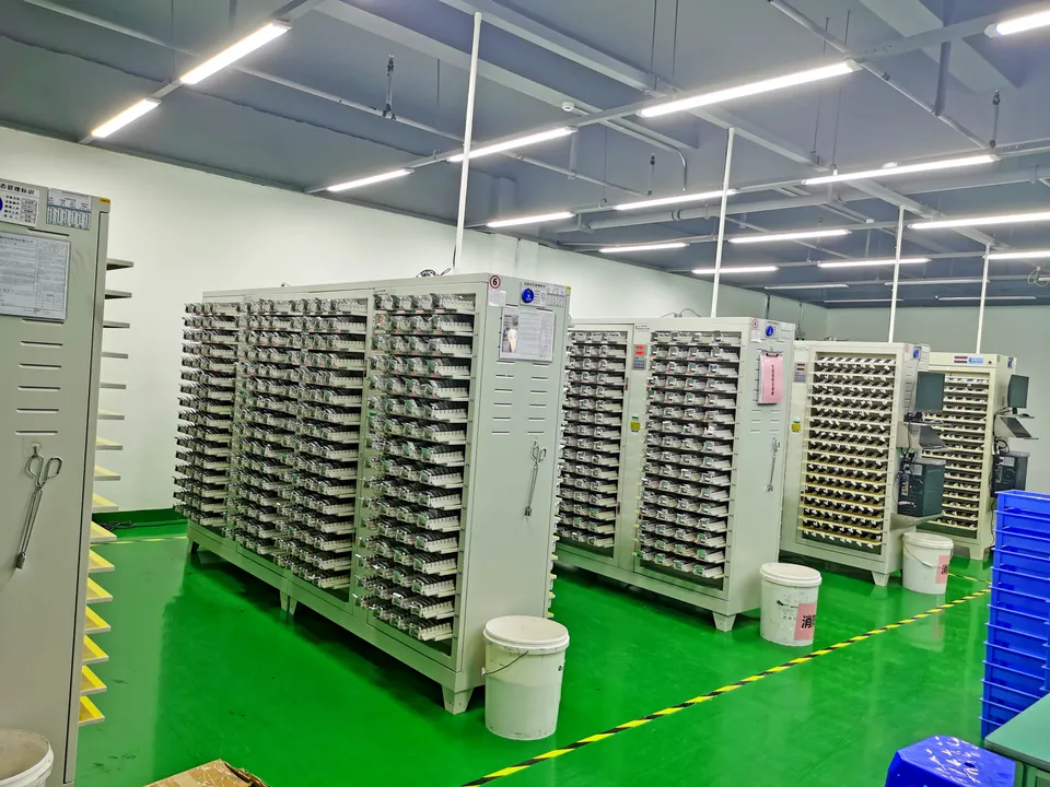Battery formation and sorting equipment in the KRL workshop